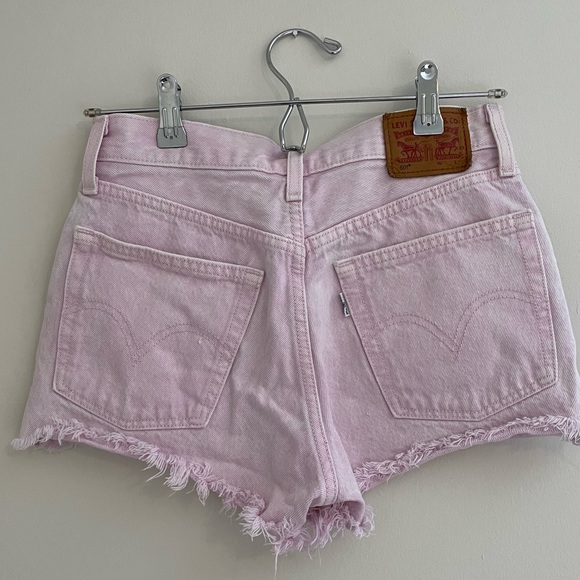 High waisted Levi’s Shorts - Picture 3 of 8